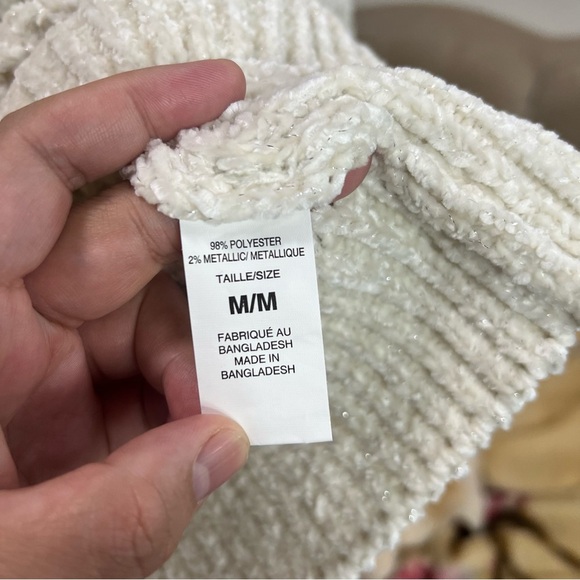 SUZY SHIER V-Neck Pullover Sweater Off White Ribbed size Medium Knitted Sweater - Picture 8 of 8